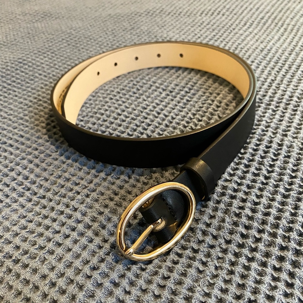 NWOT black & gold buckle belt